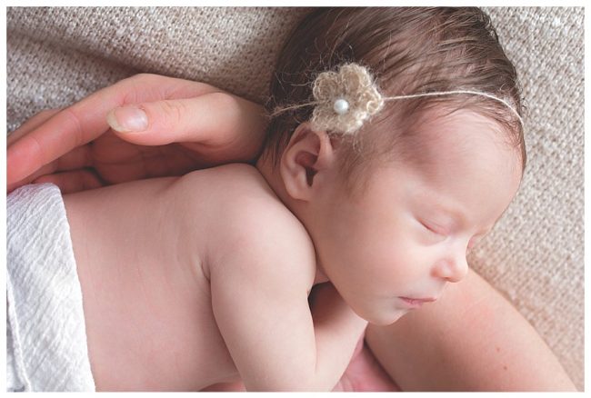 mia_dans_la_lune_nouveau_ne_lifestyle_repos_dans_les_bras