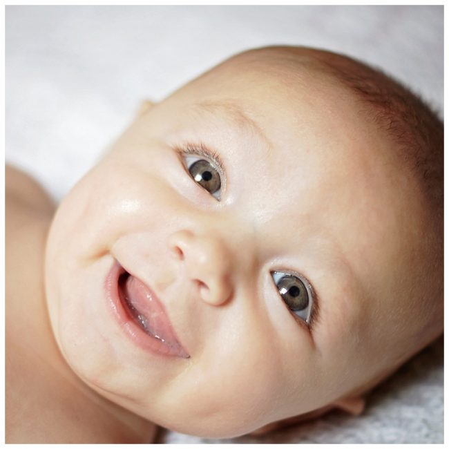 mia_dans_la_lune_nouveau_ne_lifestyle_heureuse